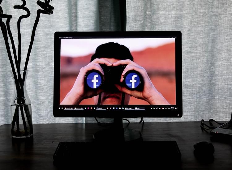Facebook 500 Million Members and Moderates Behind